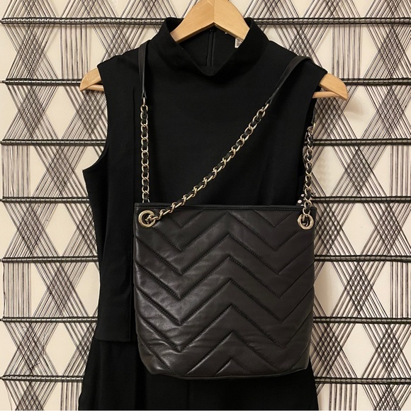 Like new! Talbots Bag shoulder or crossbody bucket black leather chain strap - Picture 2 of 16